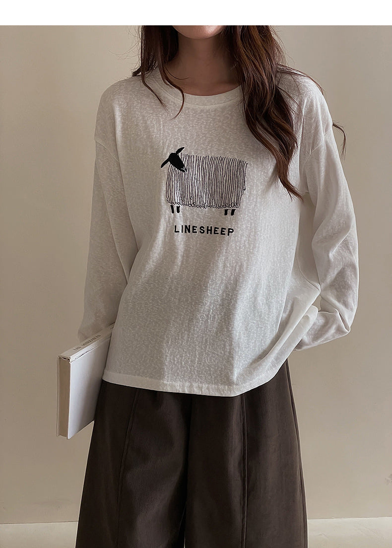 ヒツジ刺繍ロンT